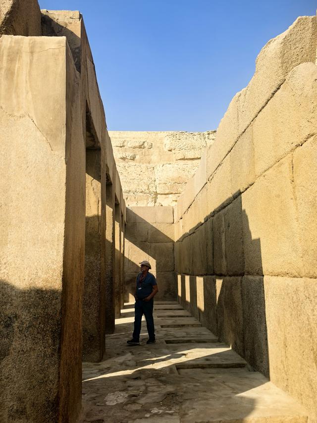 晚潮｜吉萨平原上的背影