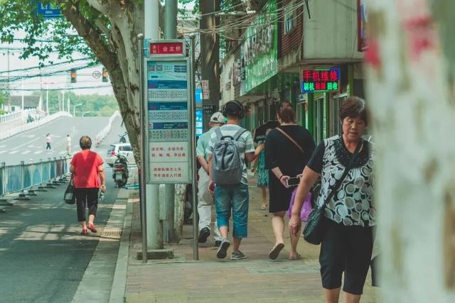 无锡有条石门路