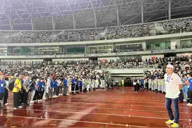 看球听歌赏英歌！香港明星足球队现身汕头，以球为媒搭建粤港澳文化交流舞台图片