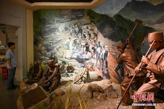 这口侨胞铸铜钟为何吸引年轻人打卡？