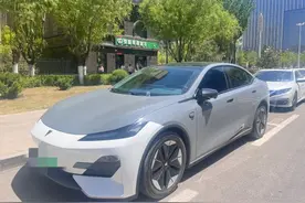 小里帮忙|男子开长安电车码速表数值不正常要退车，长安4S店：包修不包退图片
