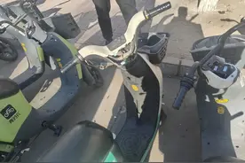 故意损毁17辆共享单车，1人被依法处理！图片