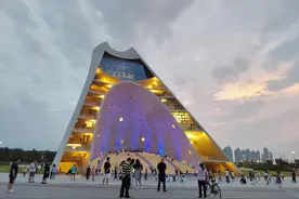 烟台有了新地标？时光塔，到底是座什么塔图片