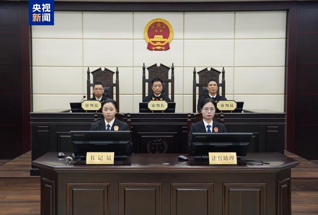 农行原副行长楼文龙被判无期