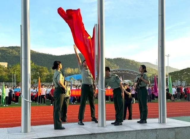 今天，在三亚“花式”表白祖国！
