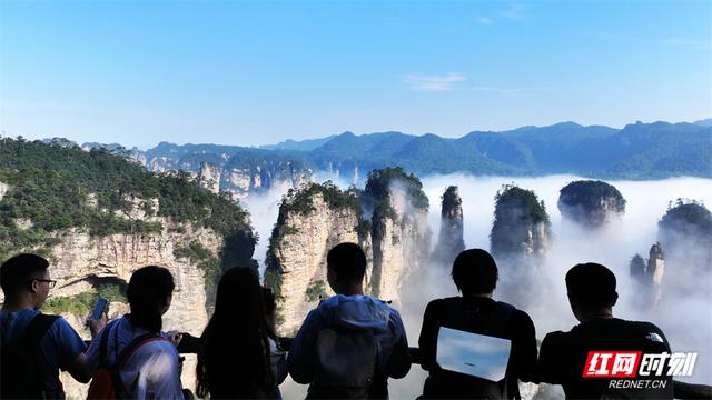 国庆游张家界|张家界国家森林公园：峰墙歌声庆国庆 趣味游艺迎游人