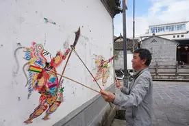 光影里的守艺人图片