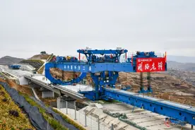 施工再提速！渝昆高铁云南段架梁任务完成过半图片