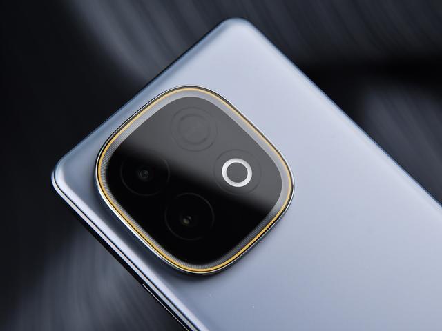 iQOO Z10 Turbo+：游戏党与续航焦虑者的选择