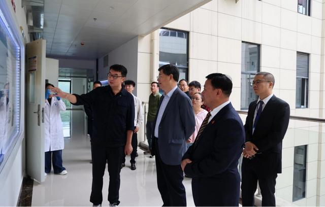 为学科科研发展把脉问诊指引方向！北京大学刘忠范院士赴贵州民族大学调研指导