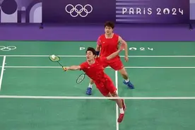 热搜爆了！他们双双官宣已有女友！网友：别想了图片