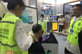 既有设备体验，又有健康贴士，这支“绿马甲志愿服务队”受到跑友热捧图片
