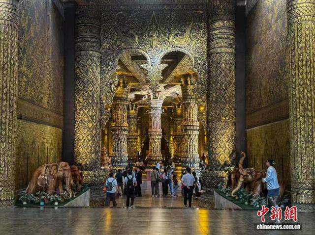 老挝艺术博物馆：“朽木”赋新生 展现老挝历史文化