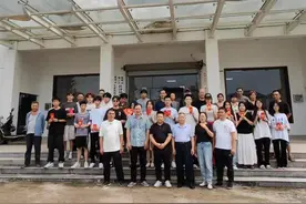 衢州“爱心爷爷”的十年助学之约：拿出5万元积蓄奖励村里的优秀学子图片