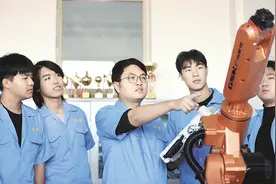 “冰城魅力”吸引莘莘学子落地生根图片