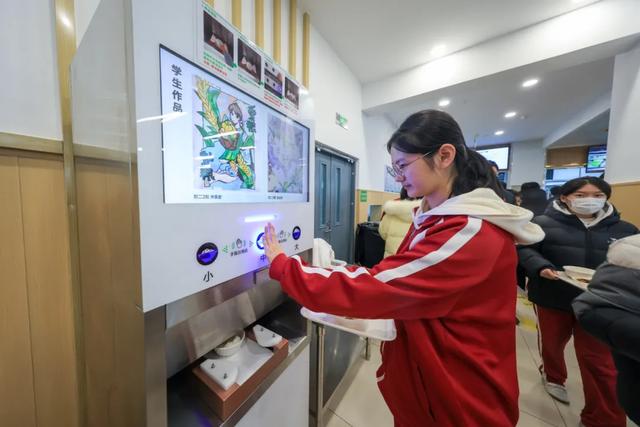 告别校外供餐!北京所有中小学明年底将实现校内食堂供餐