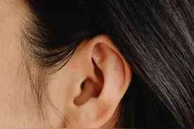 耳鸣人群庞大，到底是什么原因导致的？专家：别拖成“世界难题”图片