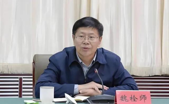 正厅级干部带头聚餐饮酒，致1人死亡	，最新通报→