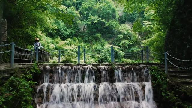 热浪未消,来南漳县翡翠峡,25℃的天然空调房等你打卡