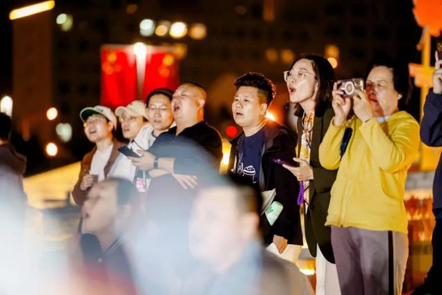 国庆首日直击：全城都是音乐节现场，这也太过瘾了！