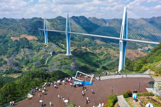 云端之桥，烟火集市——平塘“天空之桥”的别样假期