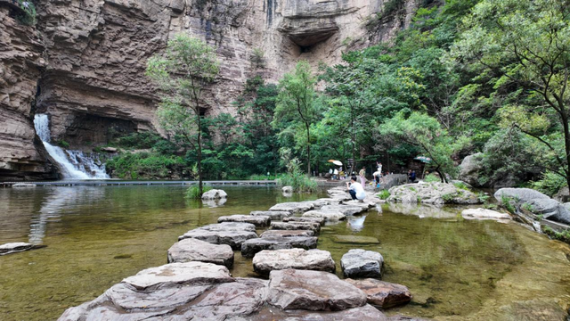 河南太行大峡谷：飞瀑美景入画来