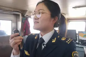 当一天“水上交警”——记者解锁洋山港安全守护者的日常图片