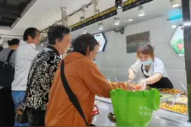 社区长者食堂上新菜啦！这些人就餐还可享优惠图片