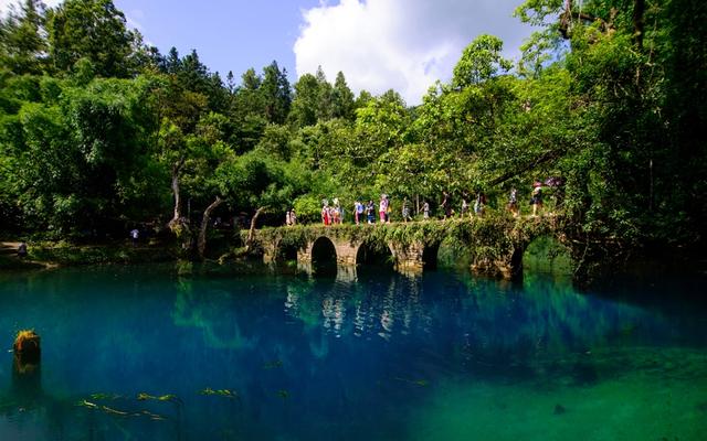 越黔同行·文旅共兴——2025越南胡志明旅行商代表团赴黔考察推介会在贵阳举行