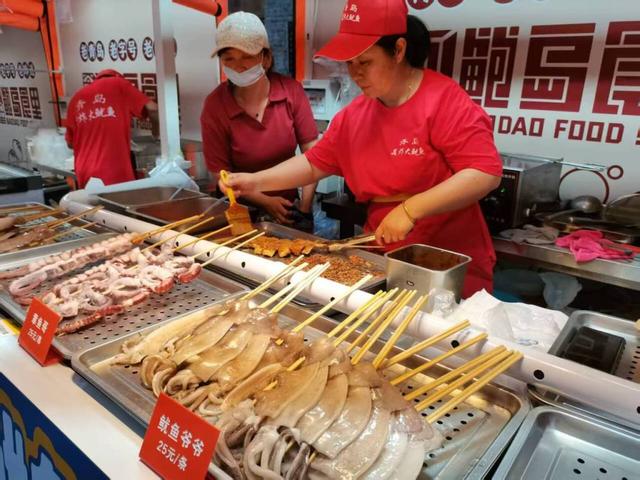 市北区：老城跃动狂欢节拍 “巡游+”点燃夏日激情