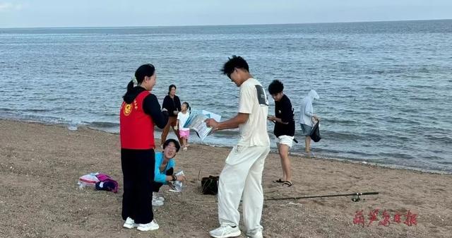 龙湾海滨设立文明旅游志愿服务站