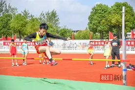 武汉市新洲区第45届中小学生田径运动会开幕图片