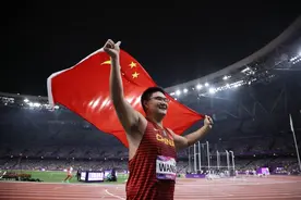 组图：中国选手王琦获亚运会男子链球冠军图片