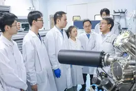 在纳米尺度上“搭原子积木”，薛其坤团队在常压环境下实现镍基高温超导图片