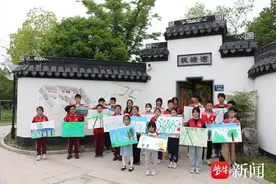 枫塘湾里话人杰，栽花写生春意浓！常熟市支塘镇妇联校家社共育联盟行动之红色精神宣讲项目第二期顺利开展图片