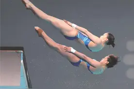 全红婵陈芋汐再度合体夺金图片