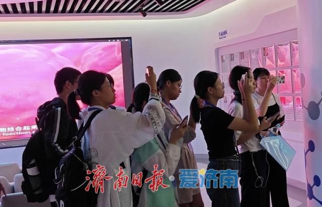 热门消息-记者探访济南产业研学热：“生产线”何以成为“教科书”(6)