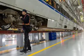 一名动车组随车机械师的十年春运路图片