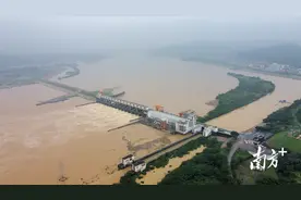 北江石角站洪峰级别下降！广东水利部门科学调度拦洪削峰图片