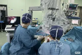 “平价有声”！国家集采政策落地 青岛首名听障儿童接受人工耳蜗植入手术图片