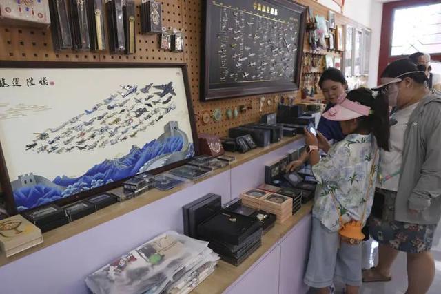 “北京文创”集合店宛平城启幕，可一站体验中轴线文化与红色记忆