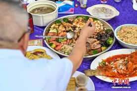第二十三届南海（阳江）开渔季：游客同享渔家大宴图片