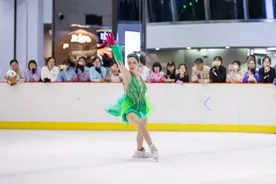 在杭州这座滑冰场，“花滑女王”梅德韦杰娃完成浙江首秀图片