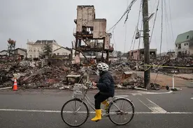 震后一个月 日本灾民生活困顿重建无期图片
