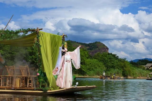 国庆趣龙虎山！定格专属旅拍大片，假期美好一键保存！