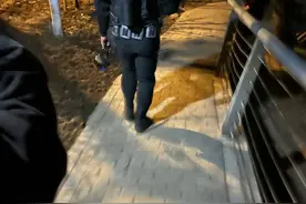 紫牛热点|手机落水花500元请打捞队搜寻未果，隔天定位出现在卖场 男子质疑“水下打捞”有猫腻图片