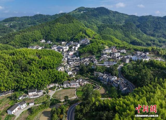 安徽黄山：传统村落景如画