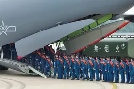 空军多架运-20运送新录取飞行学员报到 高考成绩位次在各省份前10%的占近一半图片