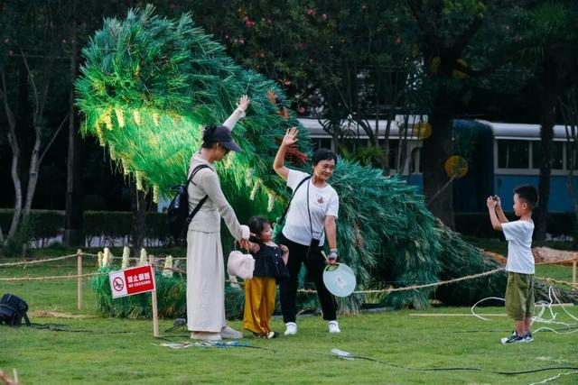“巨型稻草人王国”来了！就在松江这里→