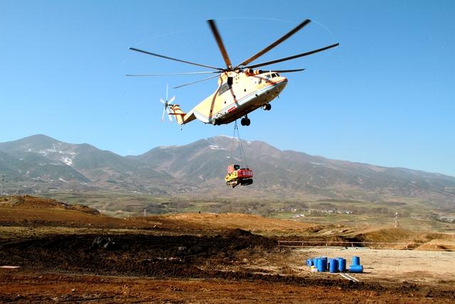 在阿布洛哈，这条路重新定义时间、希望与距离